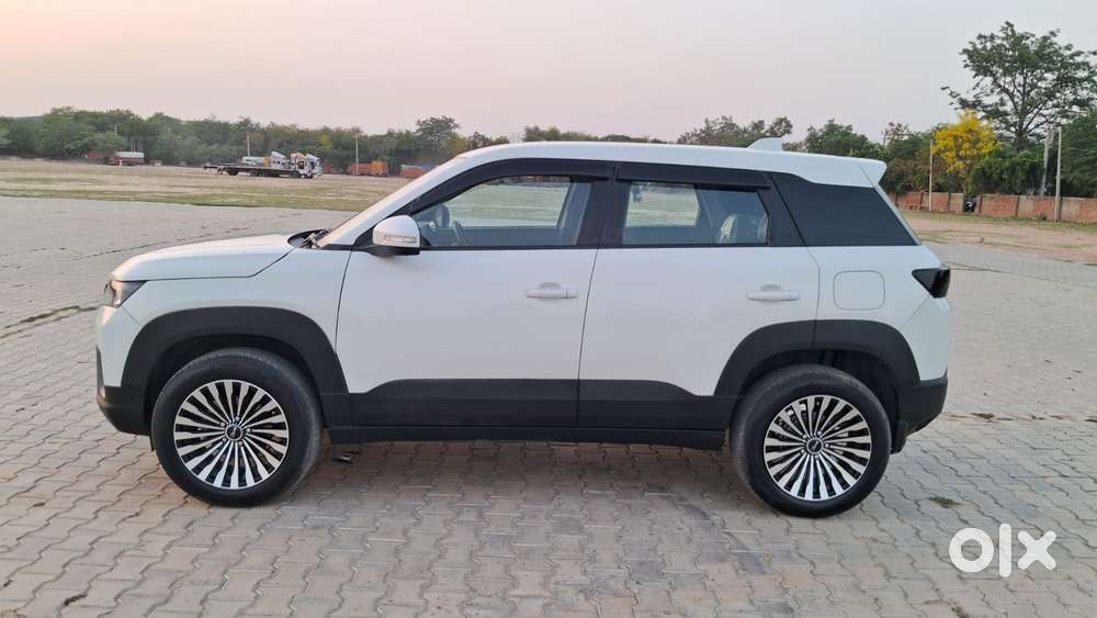Maruti Suzuki Brezza 1.5 Lxi Smart Hybrid, 2023, Petrol