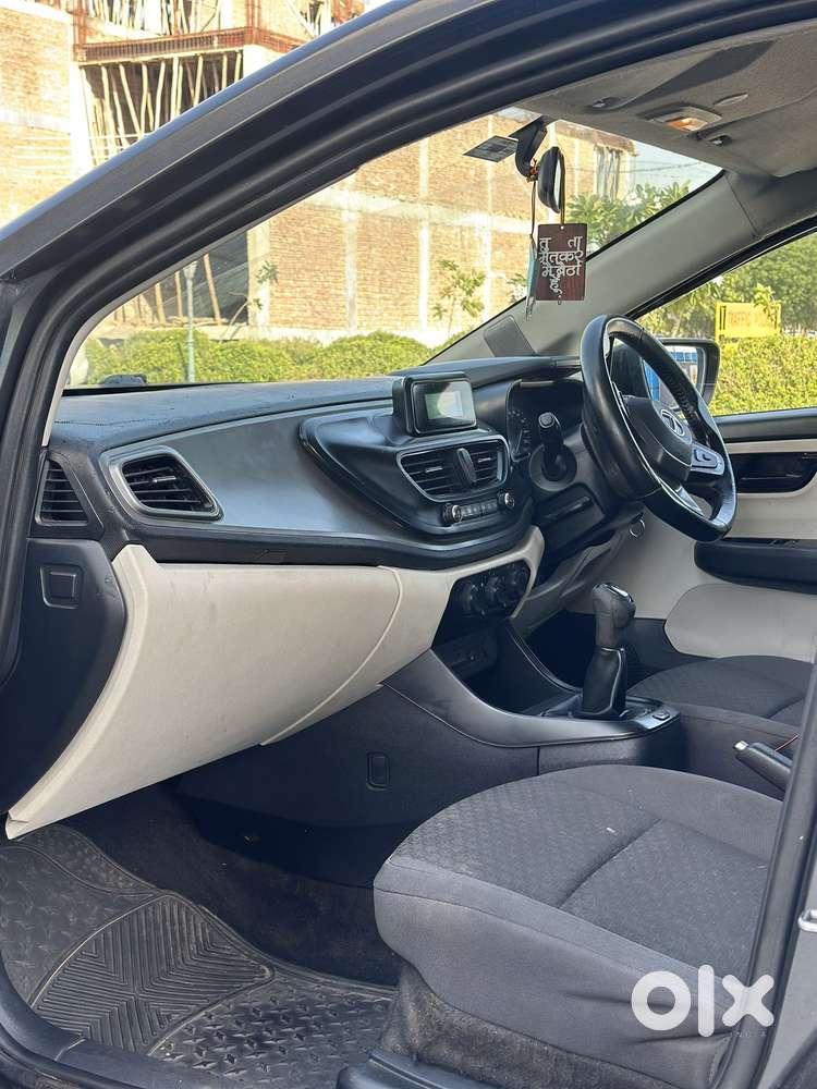 Tata Altroz 1.2 Xm, 2021, Petrol