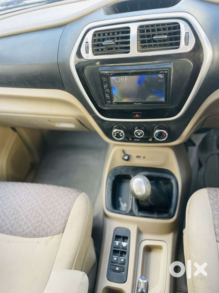 Mahindra Tuv 300 T8, 2017, Diesel