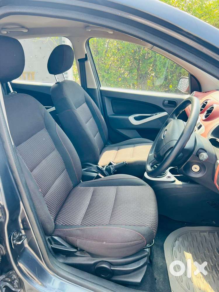 Ford Figo 2010-2012 Petrol Titanium, 2010, Lpg