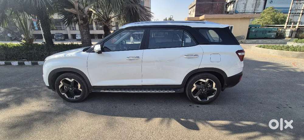 Hyundai Alcazar Signature Optional 2022 Petrol Well Maintained