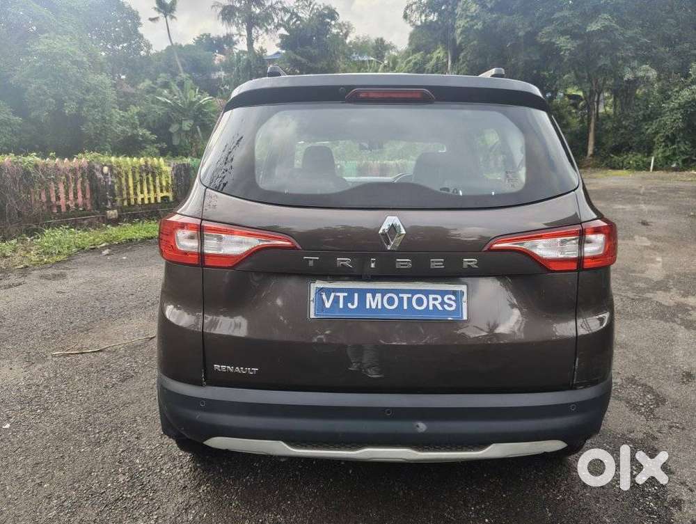 Renault Triber Rxt, 2022, Petrol