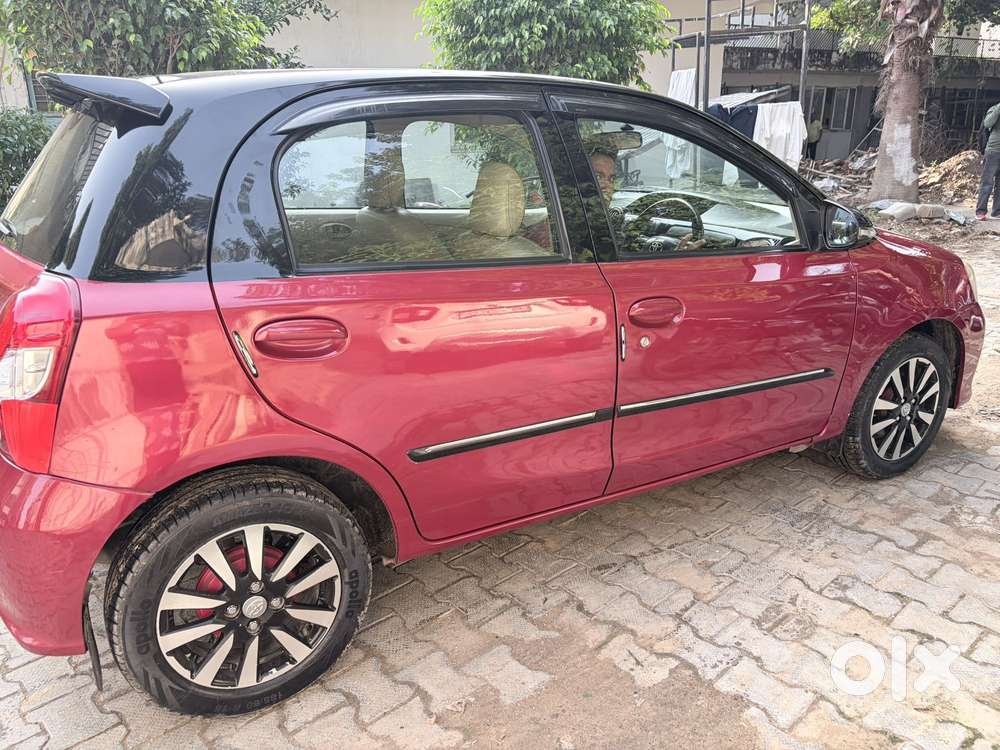 Toyota Etios Liva 1.2 Vx Dual Tone, 2019, Petrol