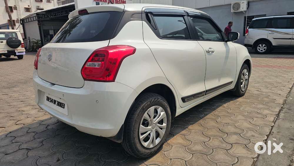 Maruti Suzuki Swift Vxi + Manual, 2023, Petrol