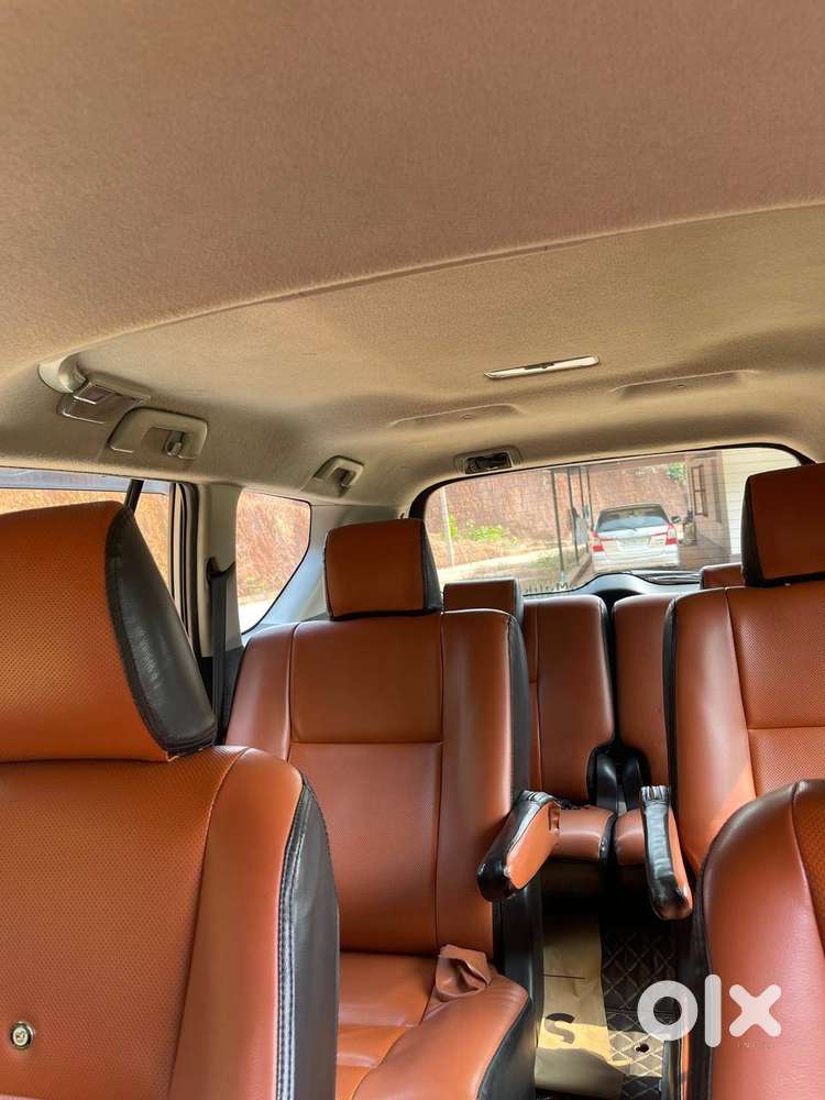 2019 Innova Crysta V Variant