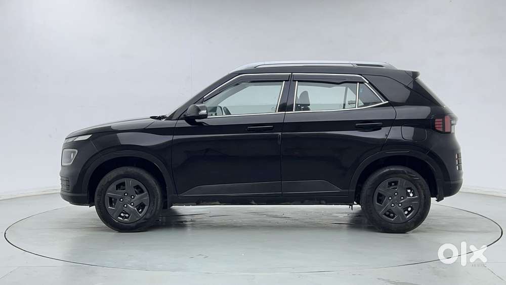 Hyundai Venue 1.2 S (o), 2024, Petrol