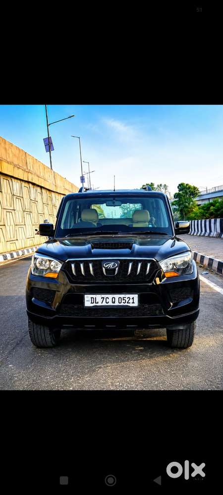 Mahindra Scorpio S6, 2017