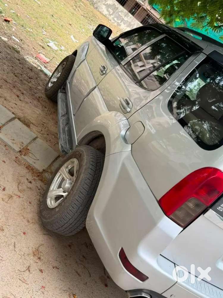 Tata Safari Storme 2015 Diesel Manual 4x2