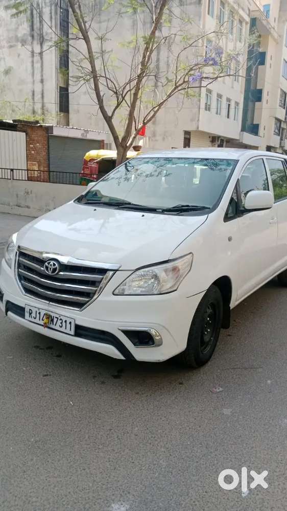 Toyota Innova 2012 Diesel 126000 Km Driven