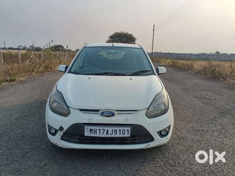 Ford Figo Titanium 2012
