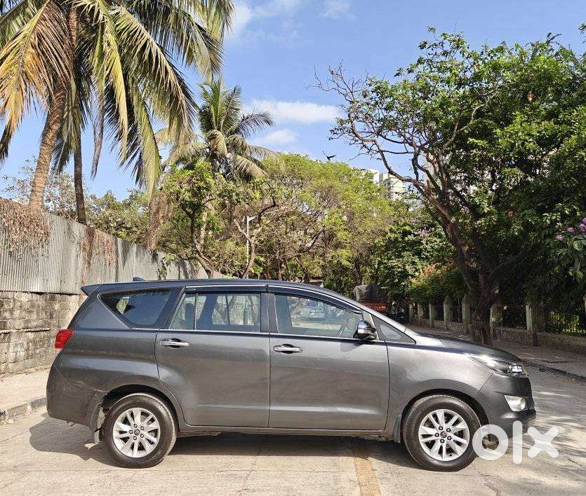 Toyota Innova Crysta 2.8 Zx At 7 Seater, 2017, Diesel