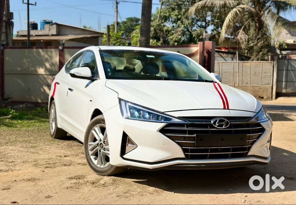 Hyundai Elantra Facelift Showroom Maintained