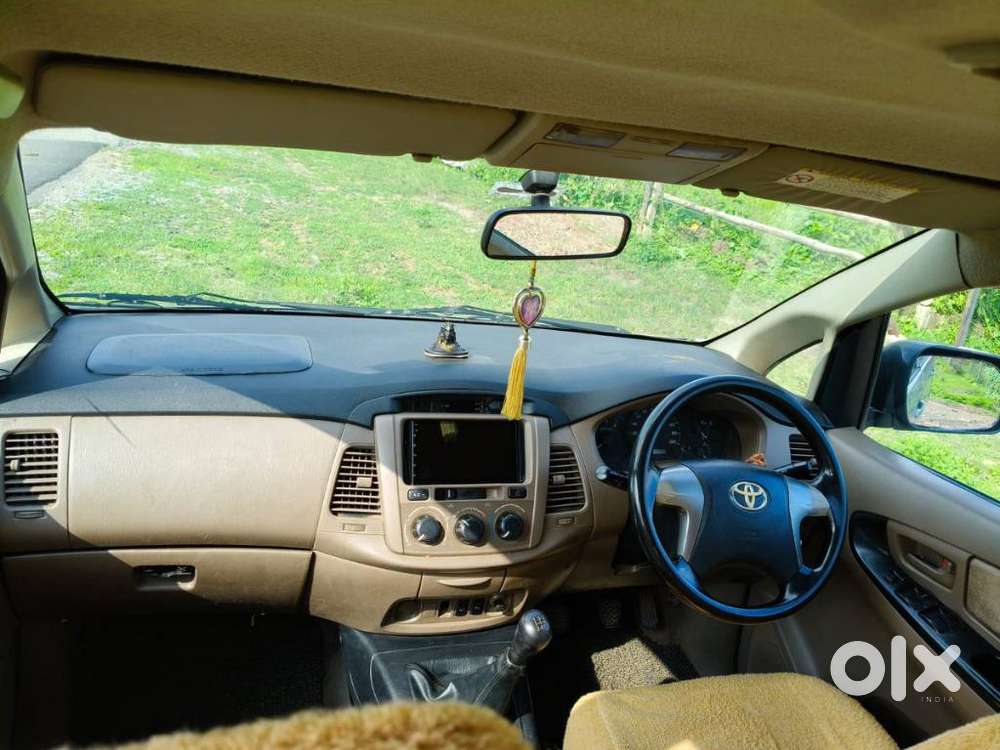 Toyota Innova 2.5 E 8 Str, 2015, Diesel