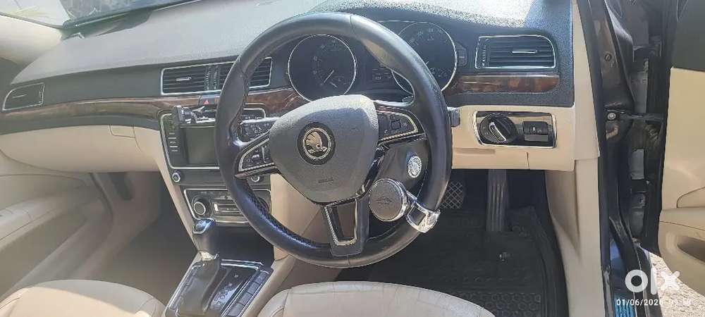 Skoda Superb 2015 Petrol 73000 Km Driven