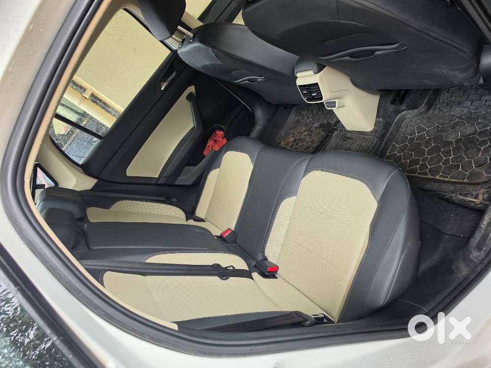 Skoda Slavia Petrol 2023