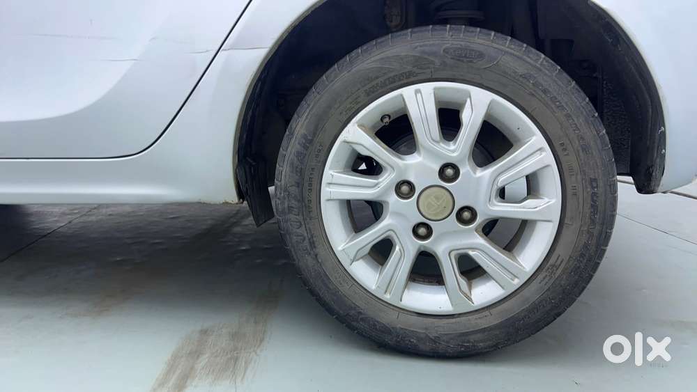 Tata Tiago Xza, 2017, Petrol