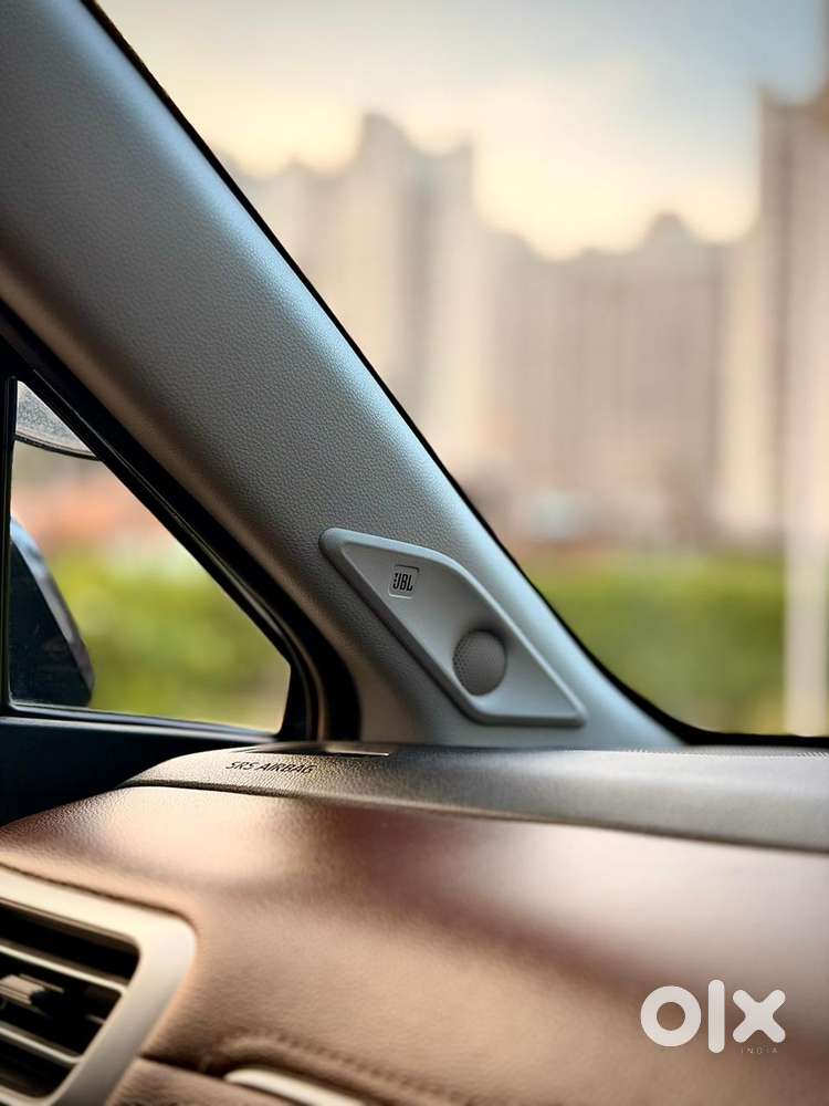 Toyota Innova Hycross 2.0 Zx (o) Hybrid 7 Str, 2023