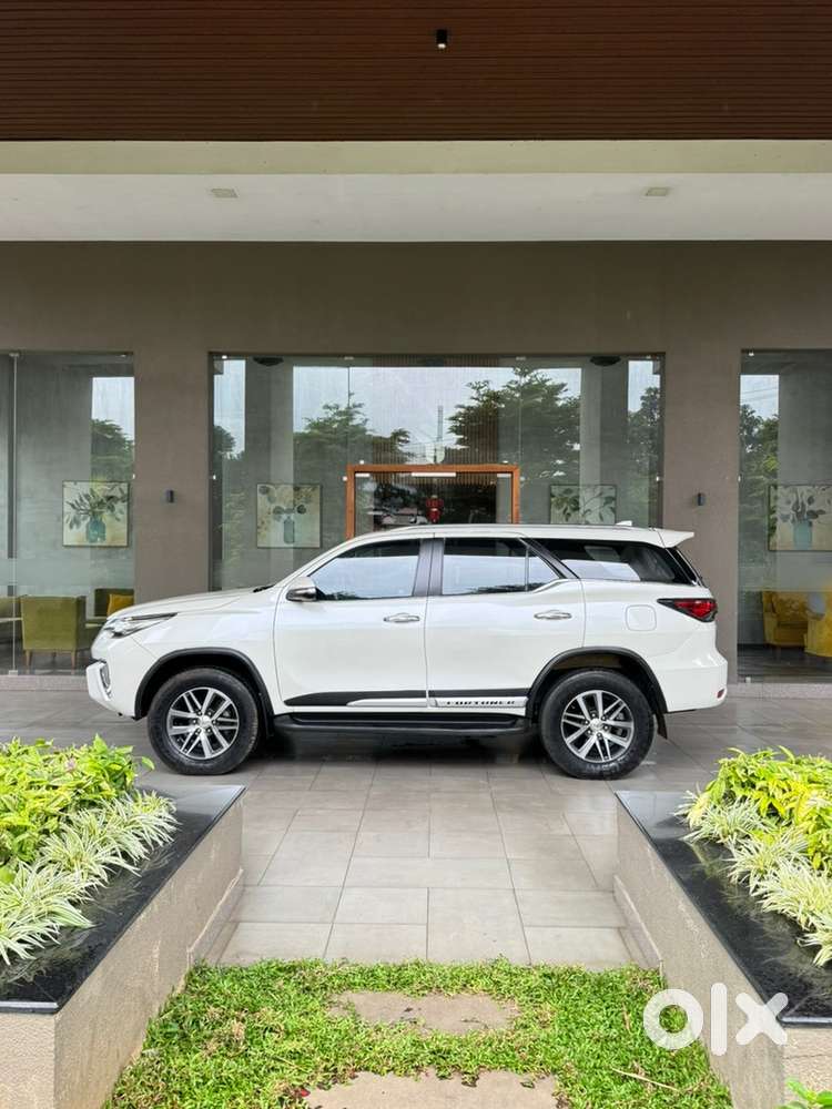 Toyota Fortuner 4x4  Automatic