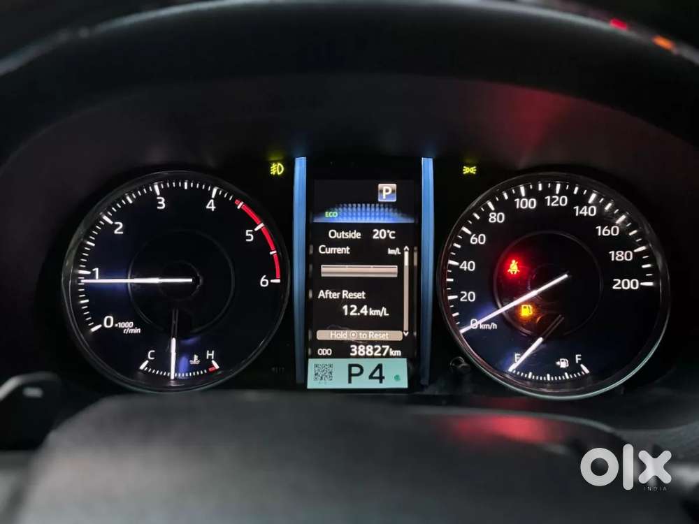 Toyota Innova Crysta 2.8 Zx At 7 Seater, 2016, Diesel