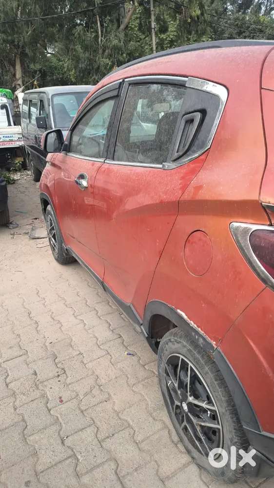 Mahindra Kuv 100 2016