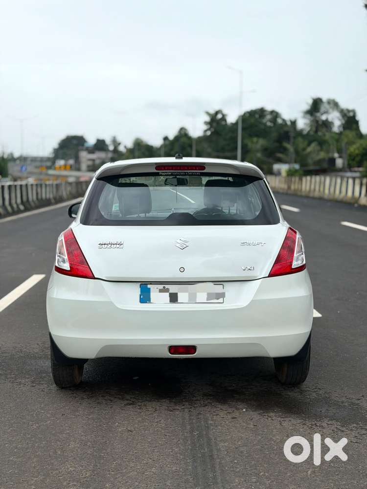 Maruti Suzuki Swift Vxi With Abs, 2016, Petrol