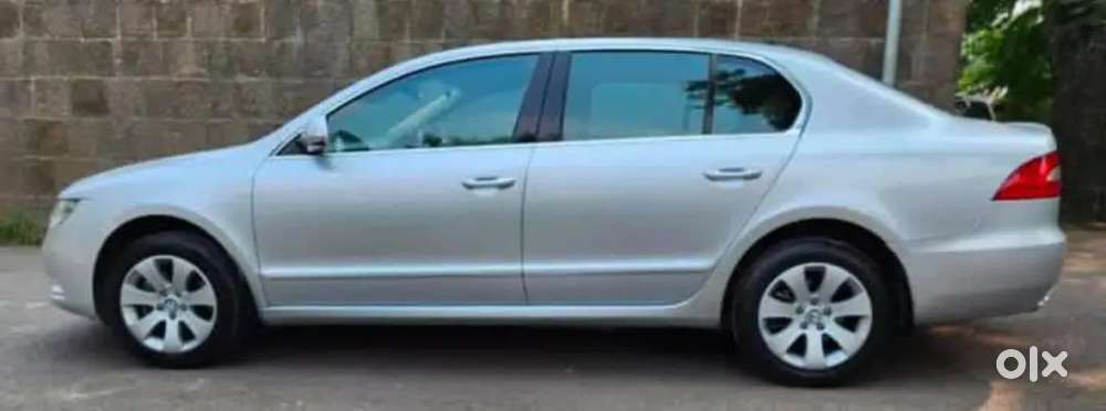 Skoda Superb 2010 Petrol 68000 Km Driven