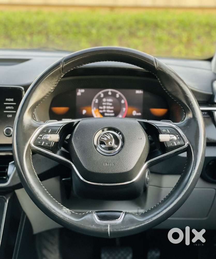 Skoda Kushaq 1.0 Tsi Style At (6 Airbags), 2022, Petrol