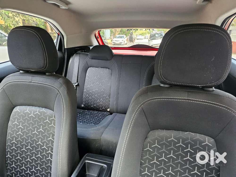 Tata Nexon 1.2 Revotron Xma Amt (s), 2022, Petrol