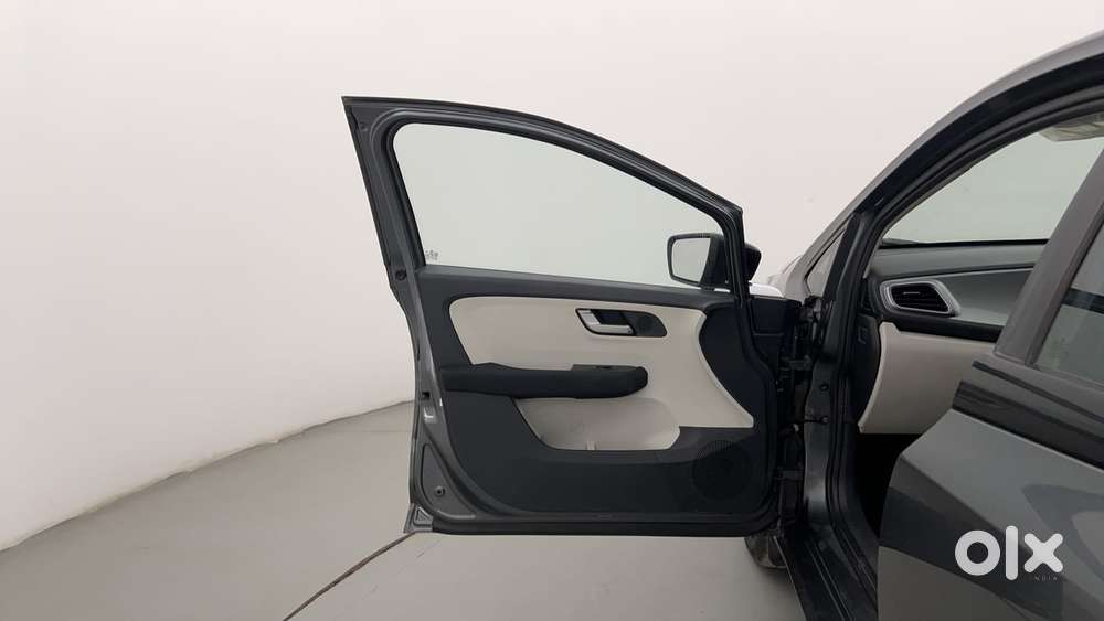 Tata Altroz Xza Plus (s), 2023, Petrol
