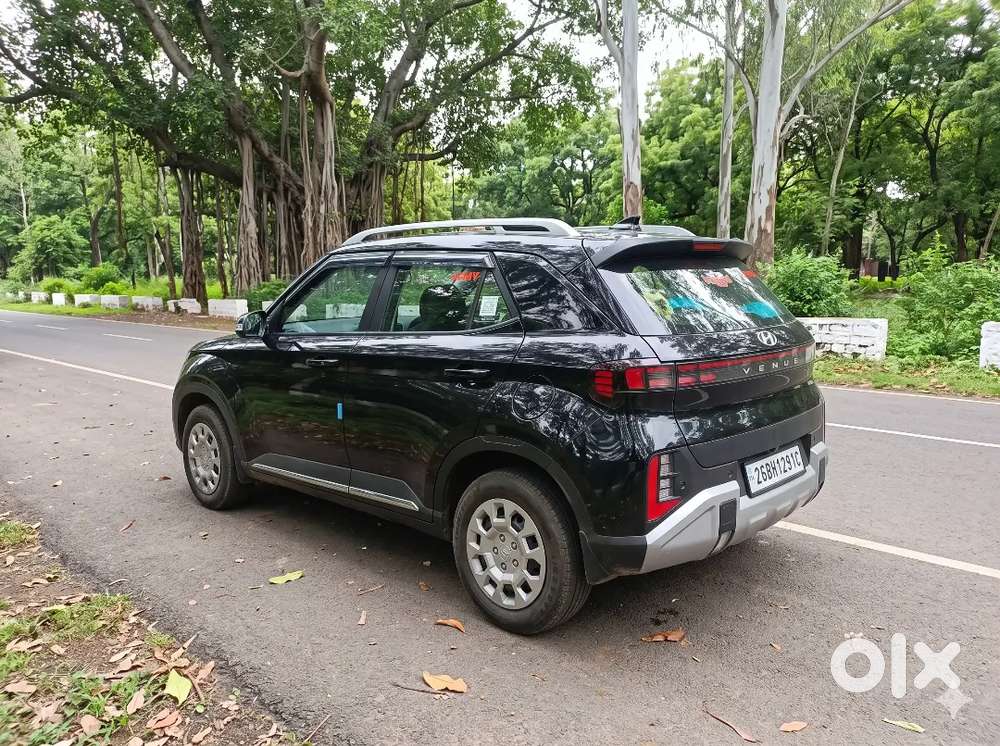 Bh No. Hyundai Venue Hx5 Kappa Petro, Army, 1st Owner, 5000 Km Driven