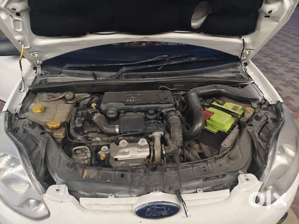 1st Owner. Alloys. 27 Kmpl Mileage 2013 Model Chilled Ac