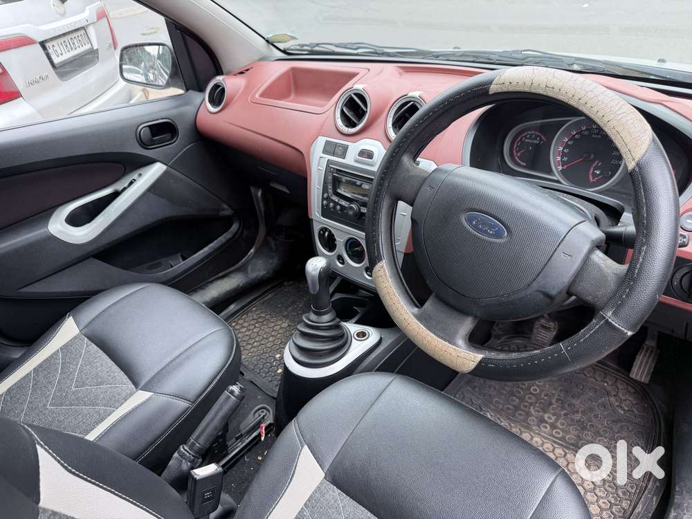 Ford Figo Petrol Titanium, 2011, Petrol