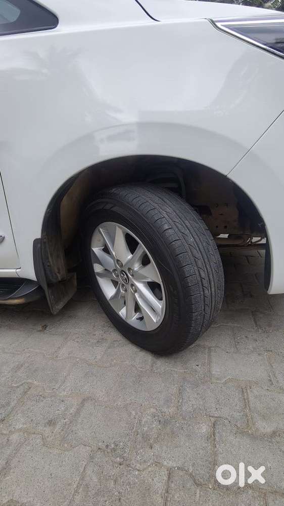 Toyota Innova Crysta 2.8 Gx At, 2018