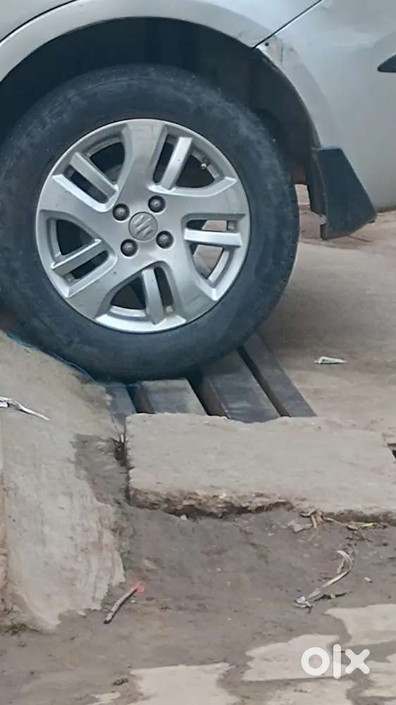 Maruti Suzuki Dzire 2012