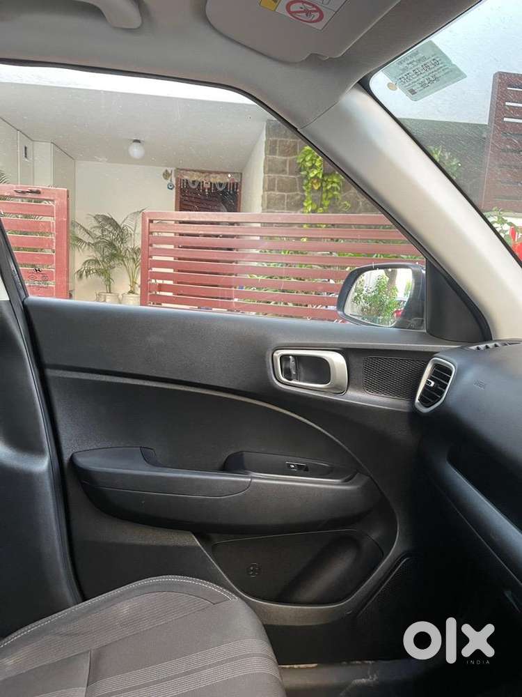 Hyundai Venue Petrol 47000 Km Driven And Well Maintained
