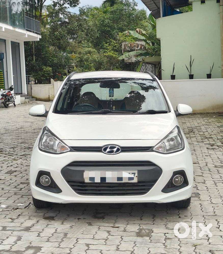 Hyundai Grand I10 Crdi Sportz, 2015, Petrol