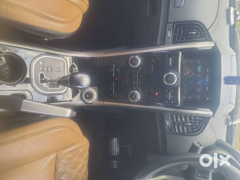 2019-20 Mahinra Xuv500 Automatic Low Kilometers Drive