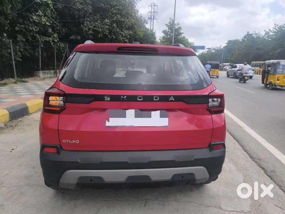Skoda Kylaq Signature 2025 Petrol At