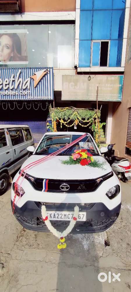 Tata Punch 2022 Petrol 29899 Km Driven