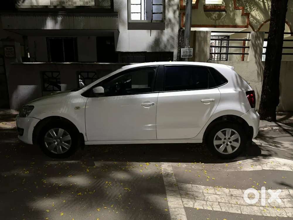 Colour  White 1.2 Tradeline बस Iv