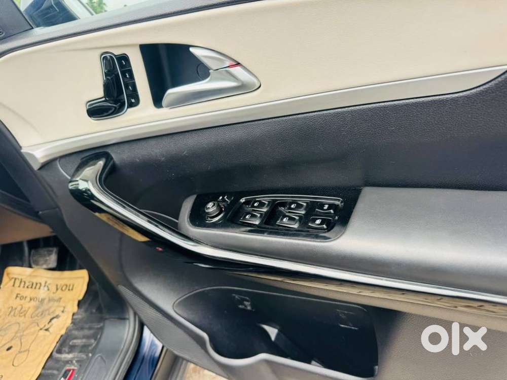 Mahindra Xuv700 2.2 Ax 7 Diesel At Str, 2023, Diesel
