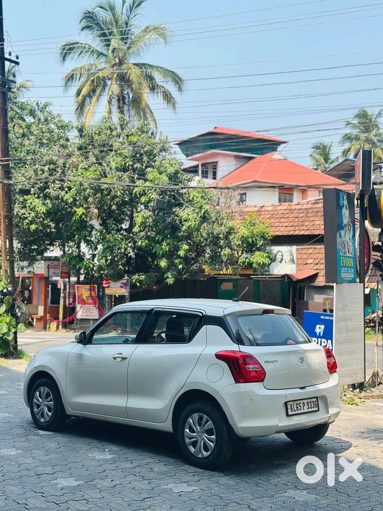Maruti Suzuki Swift Vxi + Manual, 2020, Petrol