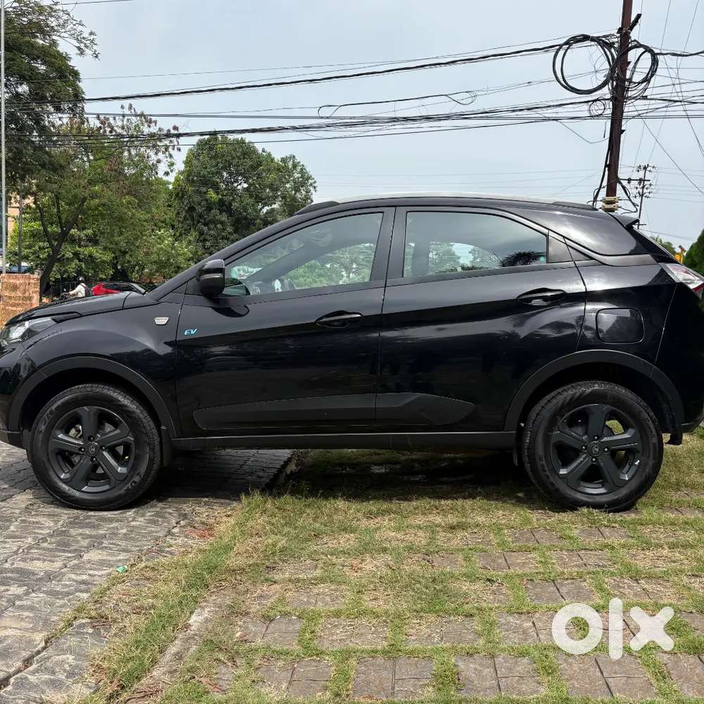 Vehicle Details:

Model: Tata Nexon Ev Xz+ Lux Dk
Year: 2023
Kilometre