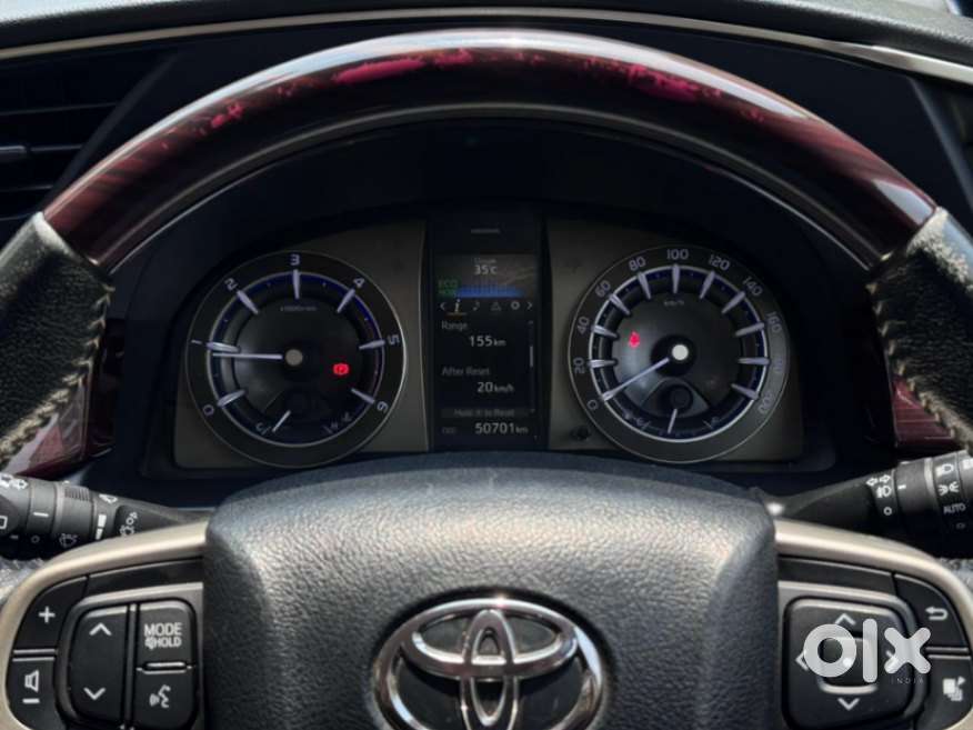 Toyota Innova Crysta 2.4 V 7 Str, 2017, Diesel