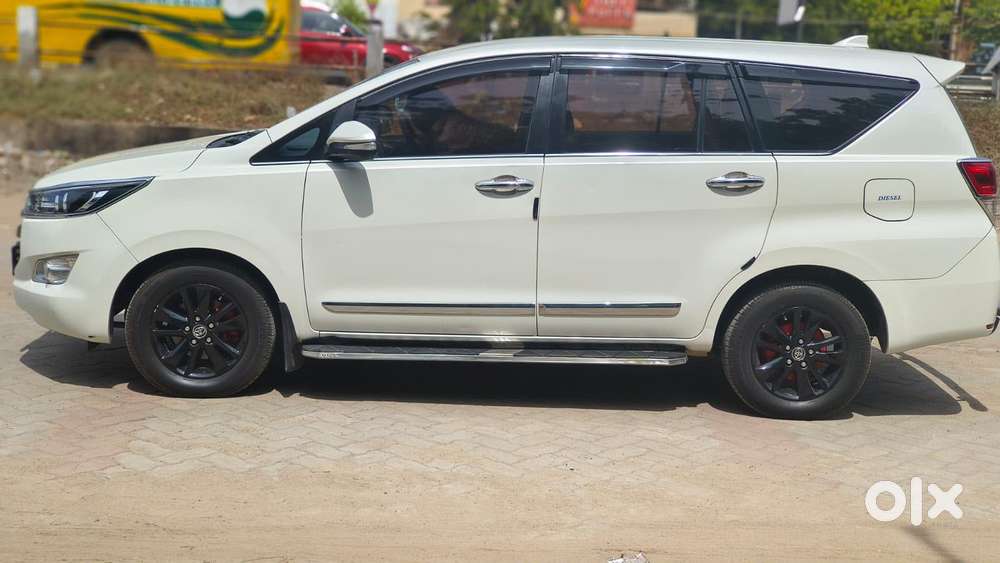 Toyota Innova Crysta 2.4 V, 2017, Diesel