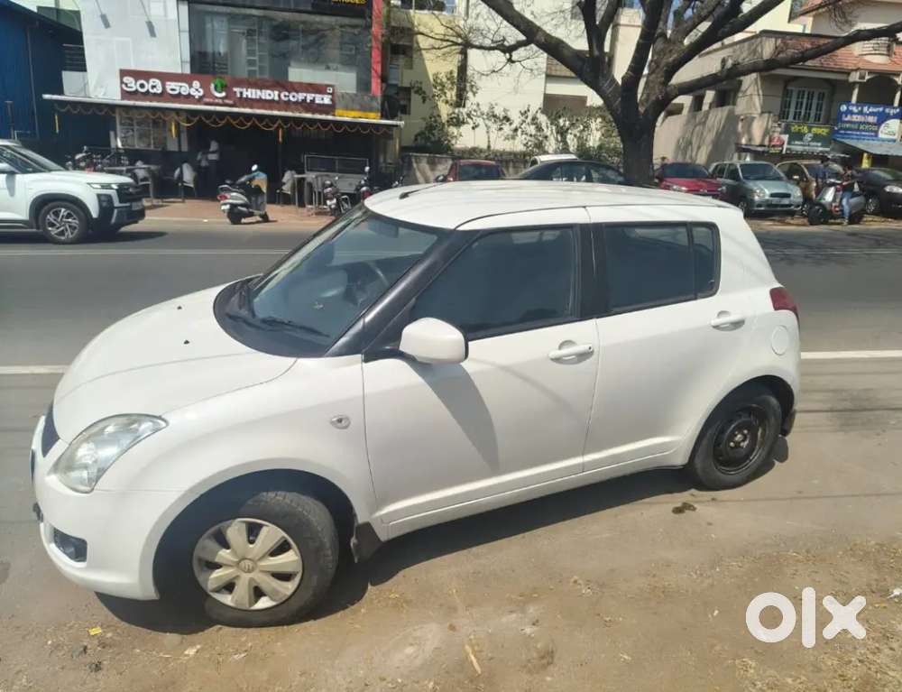 Maruti Suzuki New-gen Swift 2011 With Valid Paper Till 2031