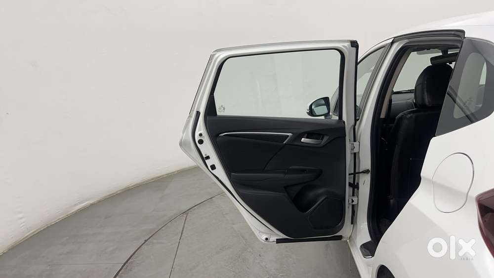 Honda Jazz [2020-2023] 1.2 Vx I-vtec Mt, 2016, Petrol