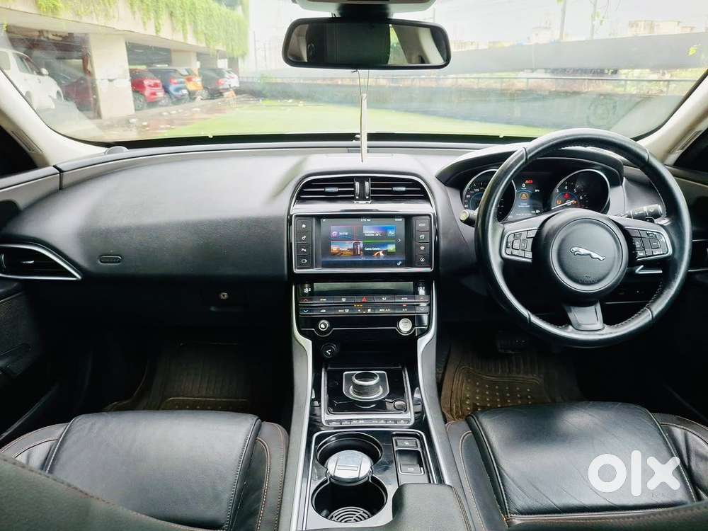 Jaguar Xe Prestige, 2017, Petrol