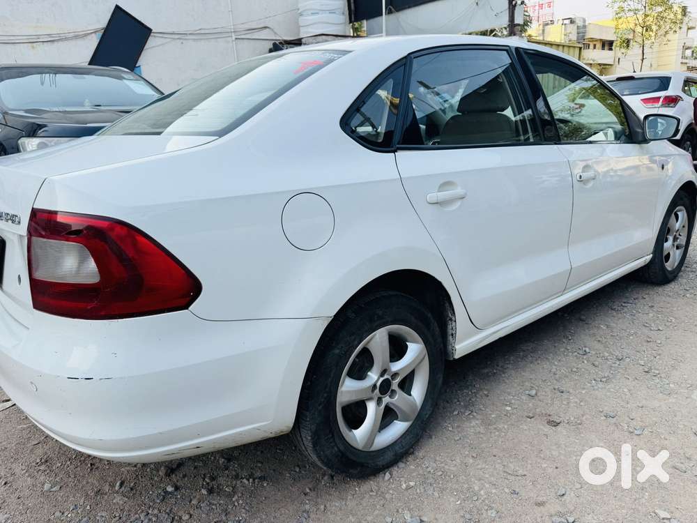 Skoda Rapid 1.6 Mpi Ambition, 2015, Petrol