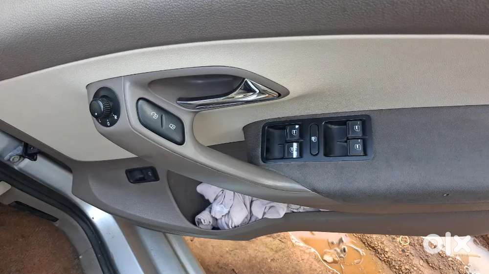 Skoda Rapid Elegance 2013